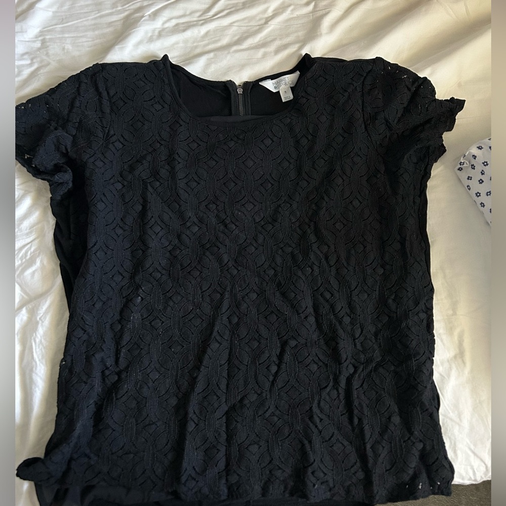 Market and Spruce cap sleeve lace overlay blouse